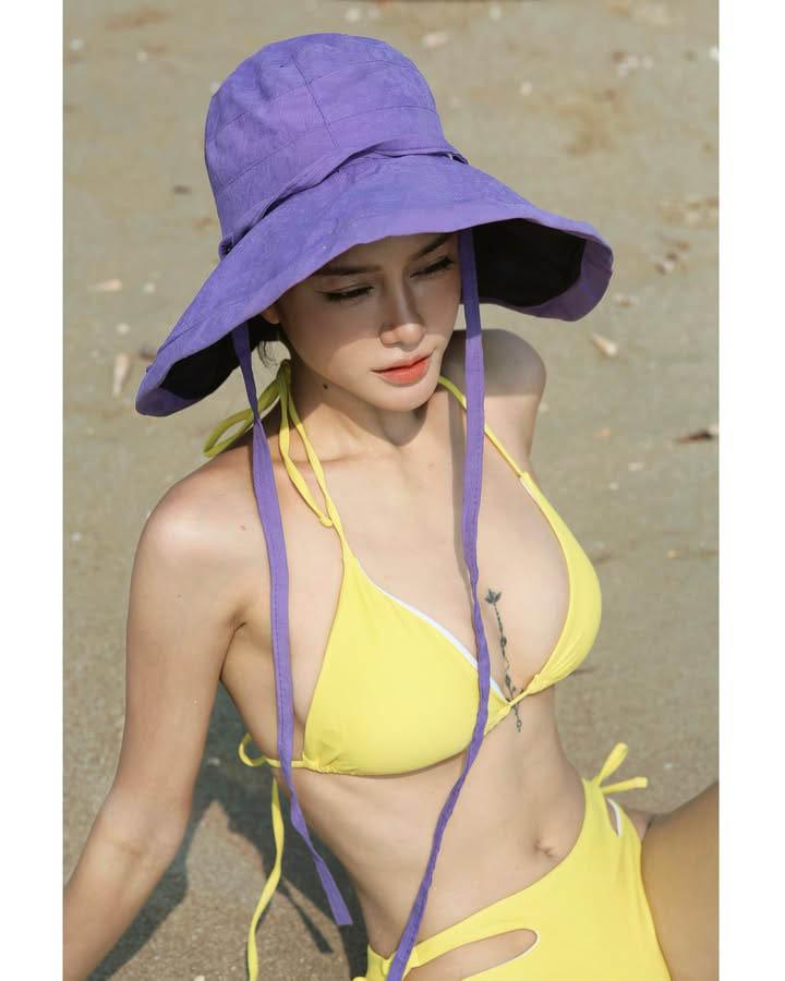 Nữ tổng tài 9x khiến fan bỏng mắt với những lần diện bikini “mướt mắt”- Ảnh 5.