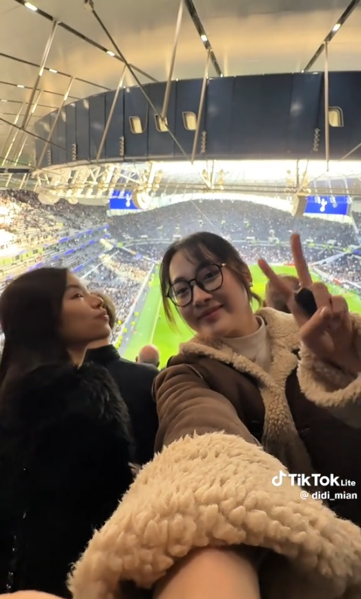 photo-1762831027530 photo-1762831027530