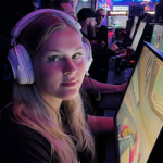 10 năm thi đấu chuyên nghiệp, nữ game thủ khiến tất cả xót xa khi phải "bán bánh" kiếm tiền photo 1764055984454 1764055984585635603487 200 0 600 640 crop 1764062574834967485656png