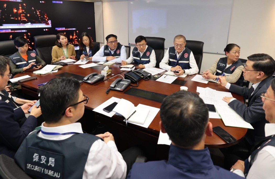 Cháy chung cư Hồng Kông: Thảm họa quá lớn, gấp rút điều tra hình sự- Ảnh 3. Cháy chung cư Hồng Kông: Thảm họa quá lớn, gấp rút điều tra hình sự- Ảnh 3.