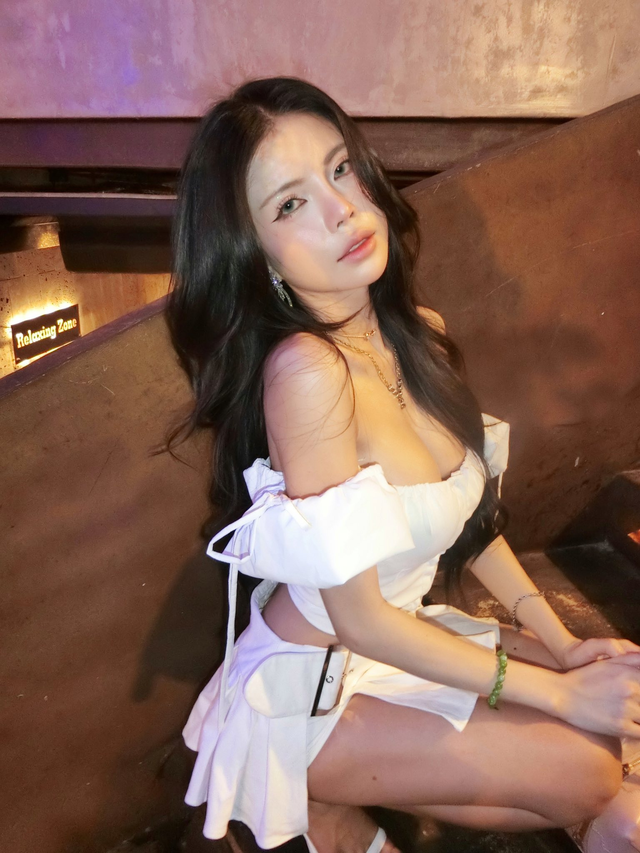 Bị nghi ngờ can thiệp dao kéo, Mai Dora show luôn ảnh để chứng minh- Ảnh 1. Bị nghi ngờ can thiệp dao kéo, Mai Dora show luôn ảnh để chứng minh- Ảnh 1.