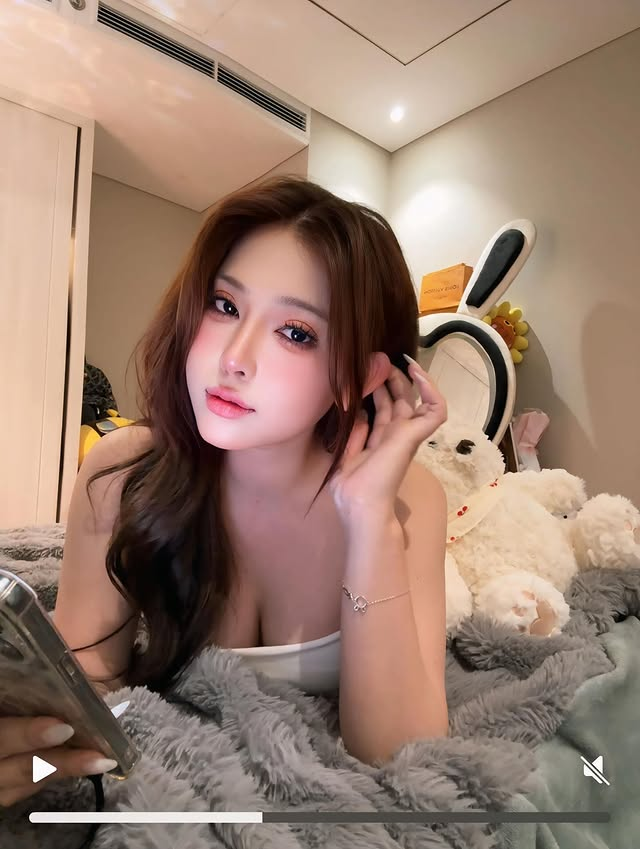 Thêm một hot TikToker đu trend