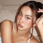 Không thể “nóng” hơn với màn đón Giáng Sinh của Huyền 2k4, fan chỉ biết thốt lên 2 từ “cuốn hút” 6 Không thể “nóng” hơn với màn đón Giáng Sinh của Huyền 2k4, fan chỉ biết thốt lên 2 từ “cuốn hút” photo 1765041494621 1765041494932841205263 122 0 522 640 crop 1765088644718957066407png