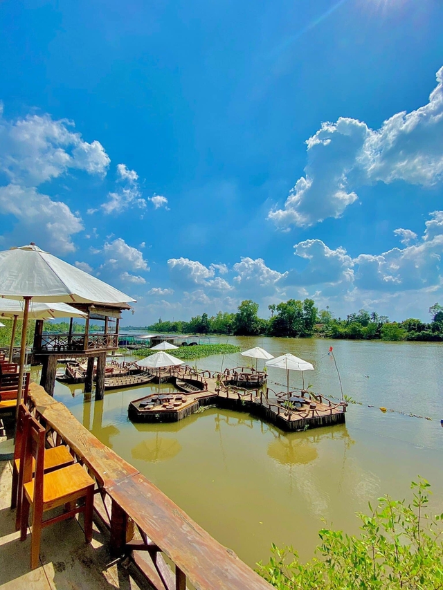 Nữ diễn viên sở hữu nhà 1000m2 ở Quận 7, khu du lịch 50.000m2 ở Tiền Giang, sinh 4 con vẫn đẹp- Ảnh 5.