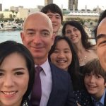 Bí ẩn về bé gái mồ côi bị bỏ rơi một bước đổi đời vì được tỷ phú giàu thứ 2 thế giới nhận nuôi photo 2 1684739244170925954362 17448722584891946344166 1744875882024 17448758821681828214858 0 0 400 640 crop 1744875913136773193346jpg