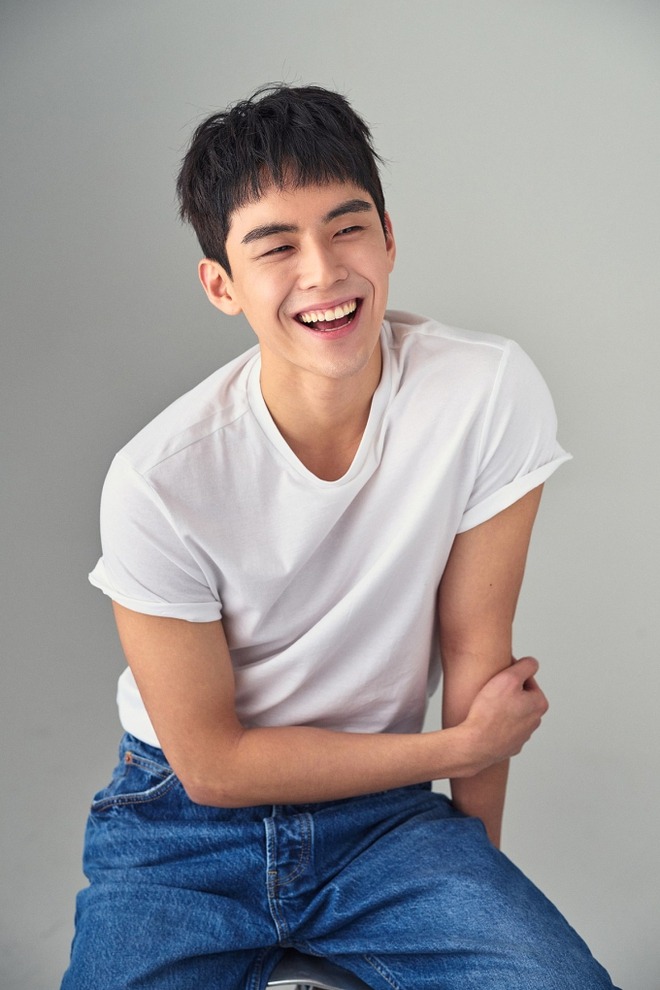 Một mỹ nam gặp tai nạn moto nghiêm trọng, netizen hoang mang: