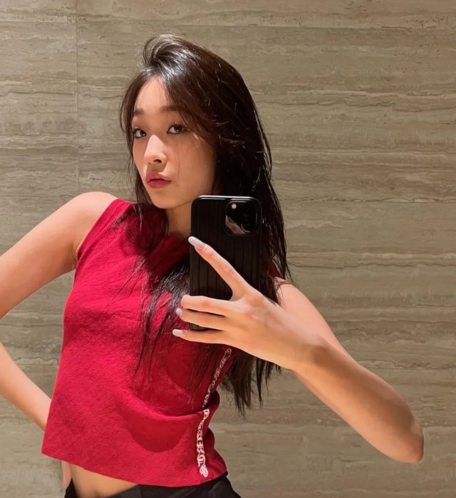 Tân binh hot nhất hiện nay: Cháu gái gia tộc Samsung xinh như người mẫu, từng vướng tin hẹn hò G-Dragon!- Ảnh 6. Tân binh hot nhất hiện nay: Cháu gái gia tộc Samsung xinh như người mẫu, từng vướng tin hẹn hò G-Dragon!- Ảnh 6.