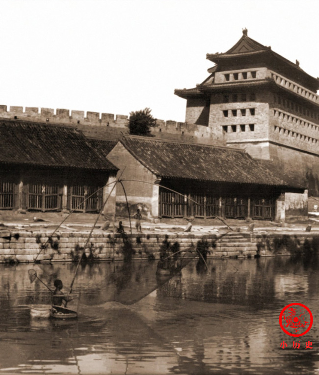 Bộ ảnh cũ thời nhà Thanh: Từ buổi tiệc của công chúa tới những khung cảnh nhìn mà nao lòng- Ảnh 3. Bộ ảnh cũ thời nhà Thanh: Từ buổi tiệc của công chúa tới những khung cảnh nhìn mà nao lòng- Ảnh 3.