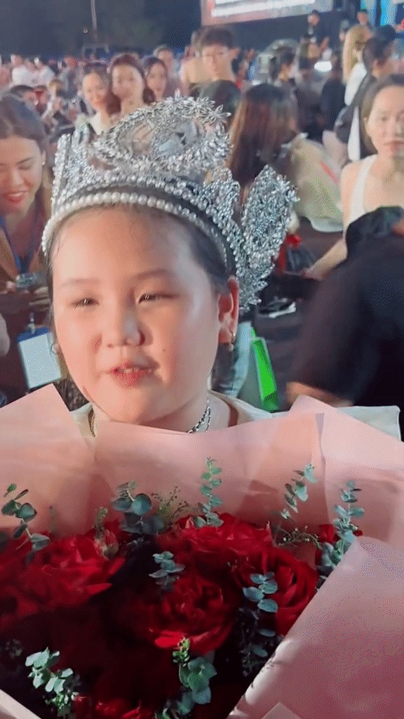 Em gái Hoa hậu Ý Nhi trổ mã xinh đẹp khiến ai nấy đều ngỡ ngàng- Ảnh 5. Em gái Hoa hậu Ý Nhi trổ mã xinh đẹp khiến ai nấy đều ngỡ ngàng- Ảnh 5.