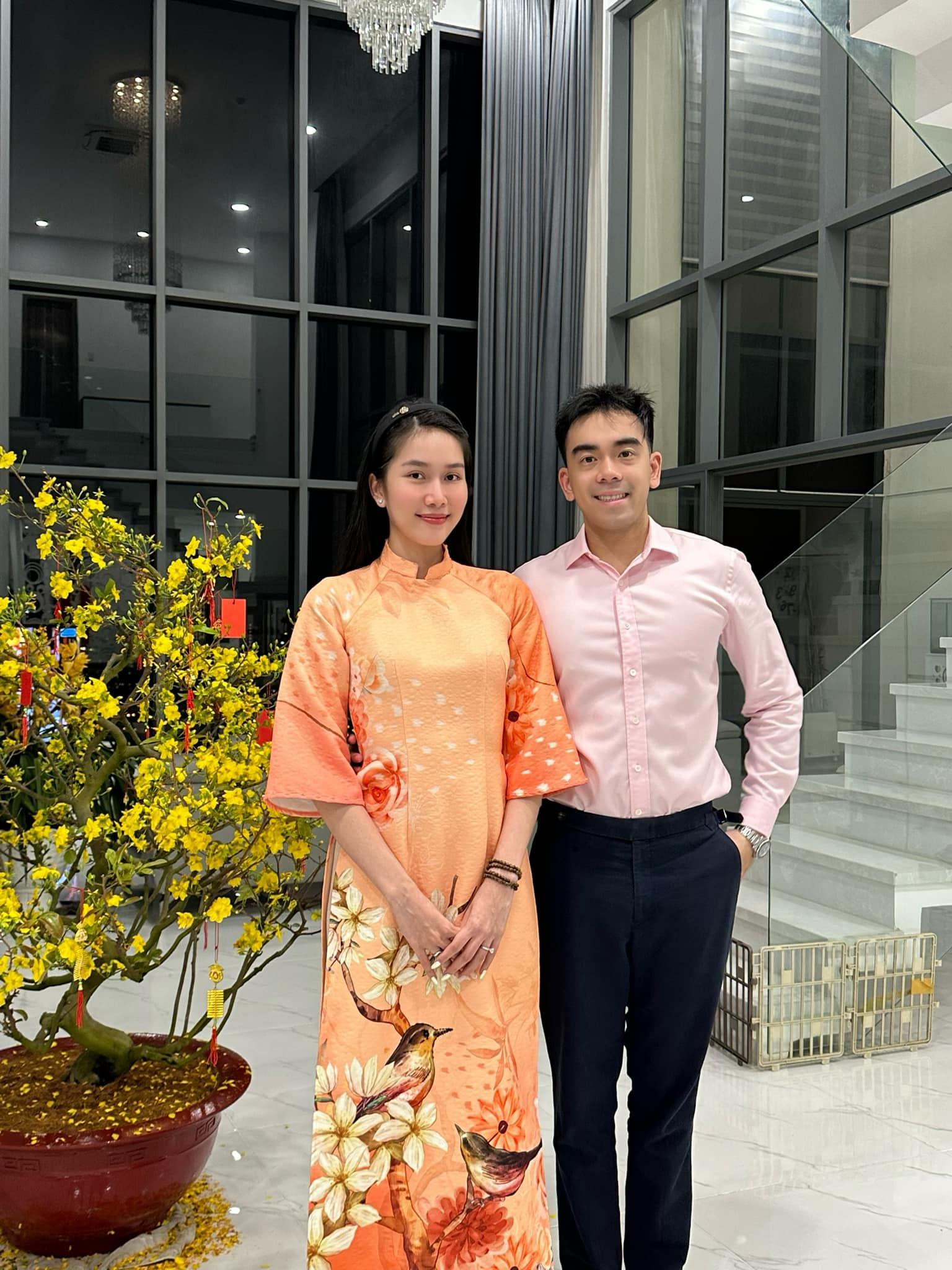 Sự trùng hợp khó tin: 4 Á hậu thi Hoa hậu Quốc tế xong đều lấy chồng, đàng trai toàn gia thế cực