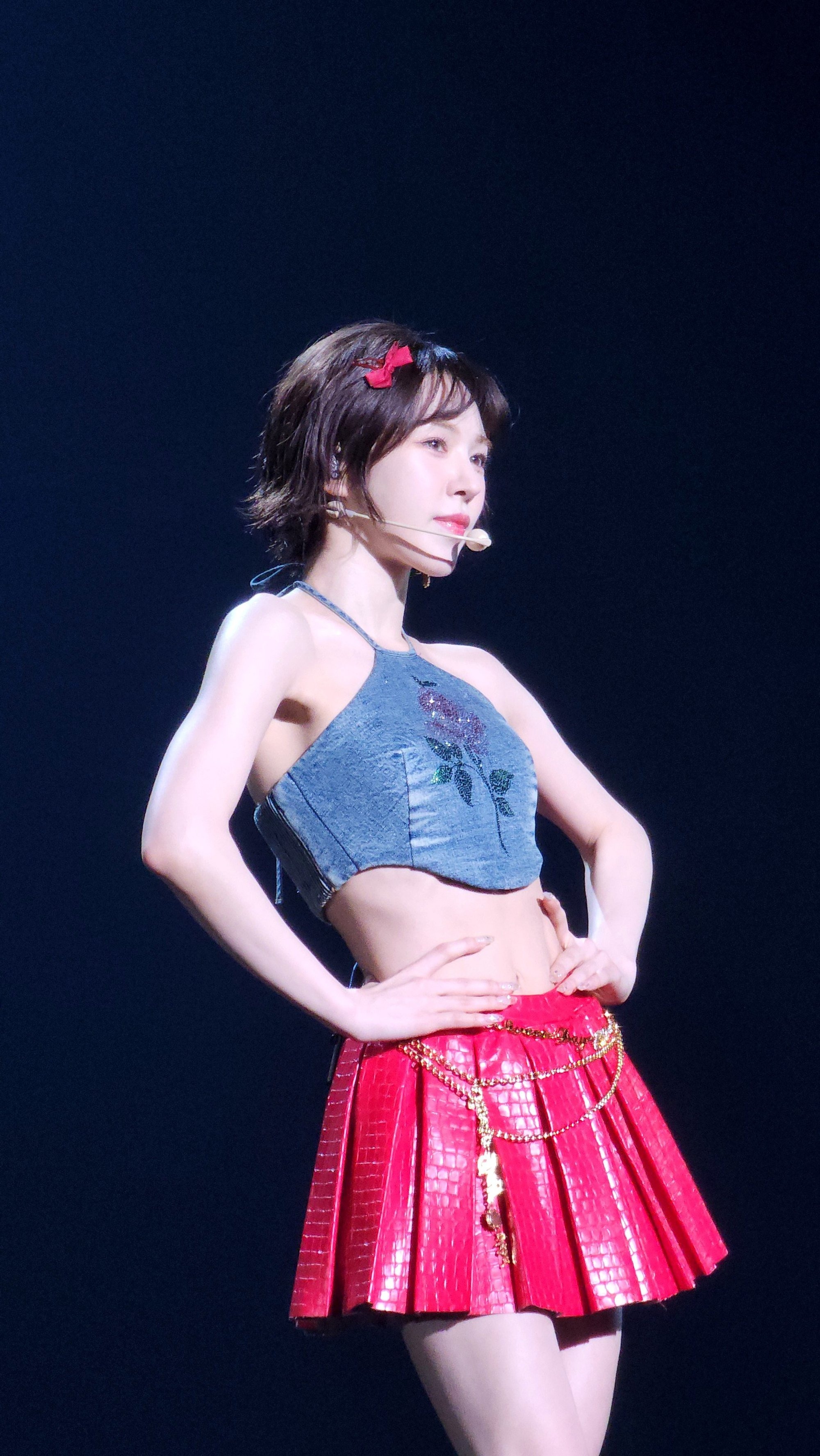 Mỹ nhân 2k3 độn hông méo cả người và ám ảnh vẻ đẹp hoàn hảo tại Kpop- Ảnh 3. Mỹ nhân 2k3 độn hông méo cả người và ám ảnh vẻ đẹp hoàn hảo tại Kpop- Ảnh 3.