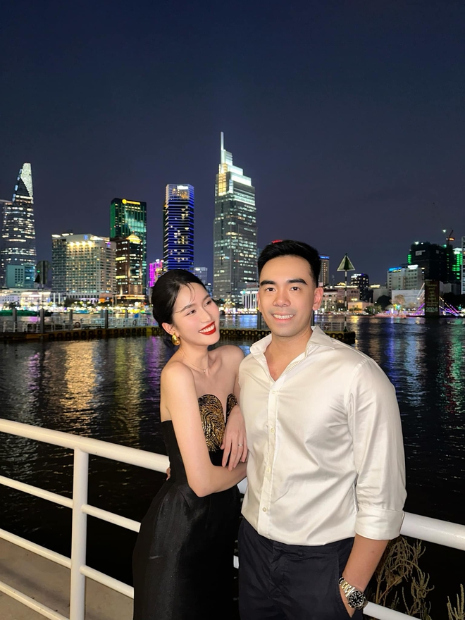 Nhà Sen Vàng mát tay: Dàn hậu lần lượt Nhà Sen Vàng mát tay: Dàn hậu lần lượt