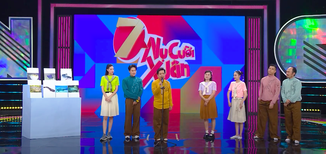 7 Nụ cười Xuân gây sững sờ khi dừng phát sóng: Trường Giang - Lâm Vỹ Dạ - Lan Ngọc cùng làm 1 việc- Ảnh 8. 7 Nụ cười Xuân gây sững sờ khi dừng phát sóng: Trường Giang - Lâm Vỹ Dạ - Lan Ngọc cùng làm 1 việc- Ảnh 8.