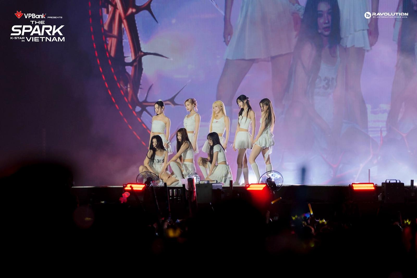 Khi văn hóa Việt chạm tới trái tim idol: Ravolution Asia gửi những món quà cực tinh tế đến tay những huyền thoại K-pop- Ảnh 10. Khi văn hóa Việt chạm tới trái tim idol: Ravolution Asia gửi những món quà cực tinh tế đến tay những huyền thoại K-pop- Ảnh 10.