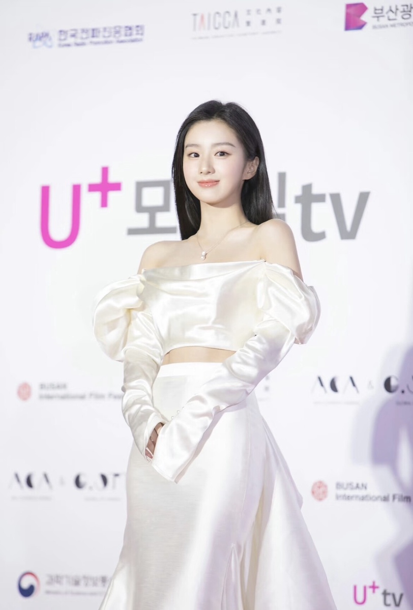 Nhìn dung nhan này mới hiểu vì sao anh hùng khó qua ải mỹ nhân: Tận cùng của cái đẹp, góc nào cũng là tuyệt tác- Ảnh 9.