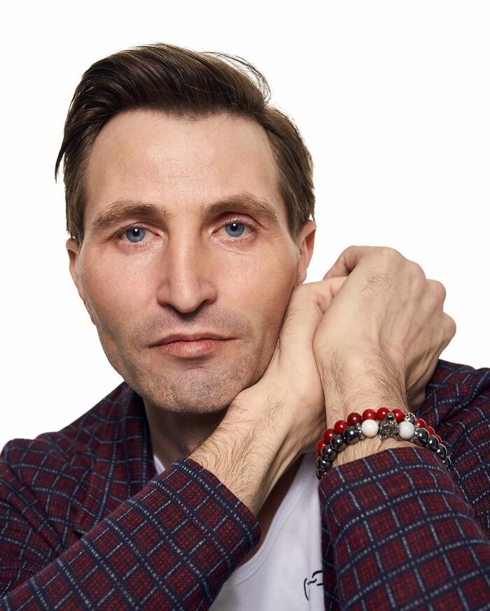 "Người đàn ông quét rác đẹp trai nhất thế giới" đổi đời sau đúng 1 đêm như thế nào? photo 8 16115641356021261176669 1751774629363 1751774629517692760912 1751784903827 17517849040101864956761