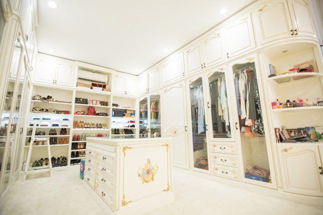 Nữ ca sĩ bất ngờ kết hôn ở tuổi 45: