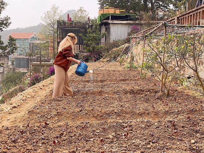 photo-8-17120167844861743890938-1755222996415819236116-1755227191251-1755227191833494917086 "Miền đất hứa" của Hoàng Thuỳ Linh - Đen Vâu: Biệt thự sân vườn, view hướng đồi, thích hợp gia đình 4 người nghỉ dưỡng! photo 8 17120167844861743890938 1755222996415819236116 1755227191251 1755227191833494917086