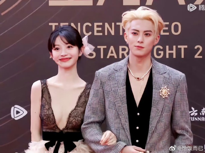 Vương Hạc Đệ mặt mày nhăn nhó, Vương Hạc Đệ mặt mày nhăn nhó,