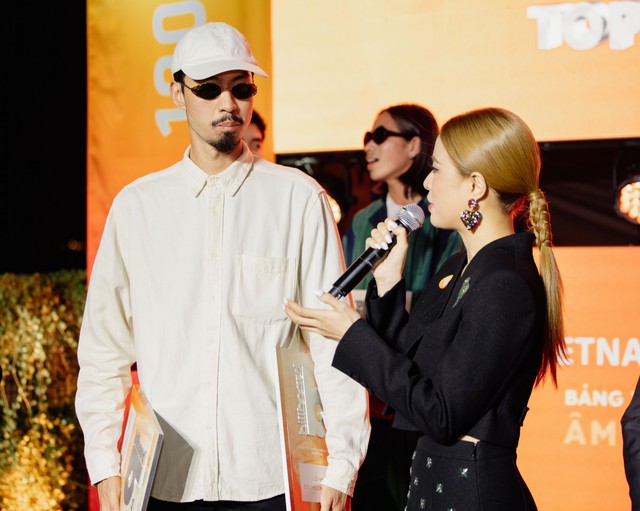 3 năm yêu của Đen Vâu - Hoàng Thùy Linh: Đầy rẫy hint chất lượng, lộ ảnh bụng bầu khệ nệ, chốt hạ cặp song sinh mới đỉnh!- Ảnh 2.