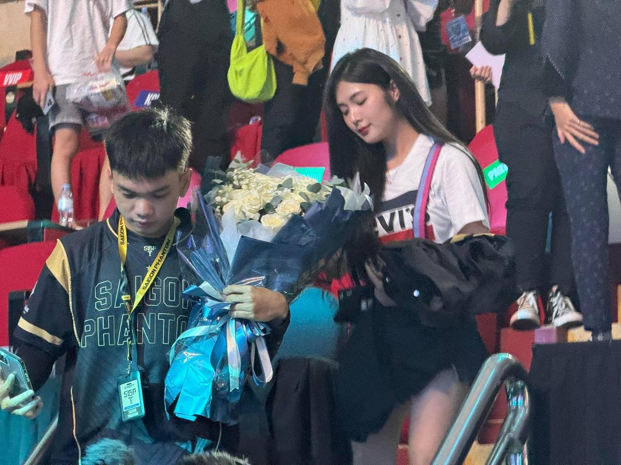Quỳnh Alee xử lý cực khéo khi fan
