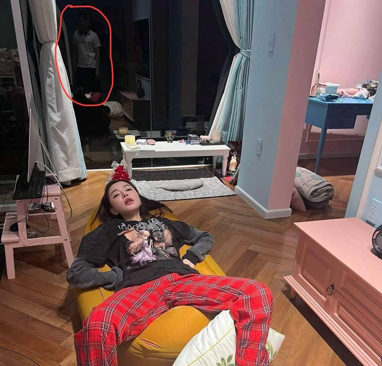 Cặp Em Xinh và bạn trai kém 6 tuổi bị soi đã dọn về sống chung nhà, đàng trai liên tục đòi danh phận- Ảnh 5.