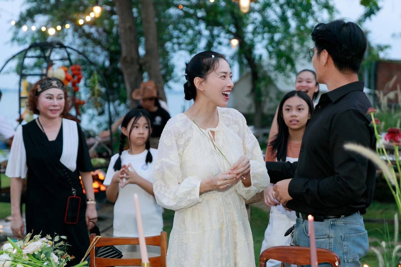 Ngô Thanh Vân sơ hở để lọt khoảnh khắc 2 giây lộ bụng bầu lớn rõ?- Ảnh 8. Ngô Thanh Vân sơ hở để lọt khoảnh khắc 2 giây lộ bụng bầu lớn rõ?- Ảnh 8.