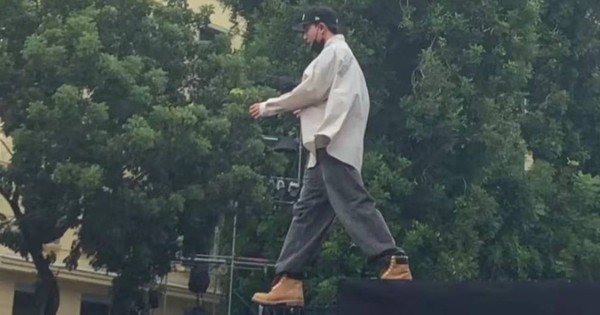 Bức ảnh thót tim khiến 700 nghìn người nín thở, chờ xem chuyện gì xảy ra với HIEUTHUHAI? photo2025 02 27 141551 1740643066623624148279 1740645225255 17406452255172000893703 243 0 754 976 crop 1740645297517136185712jpeg