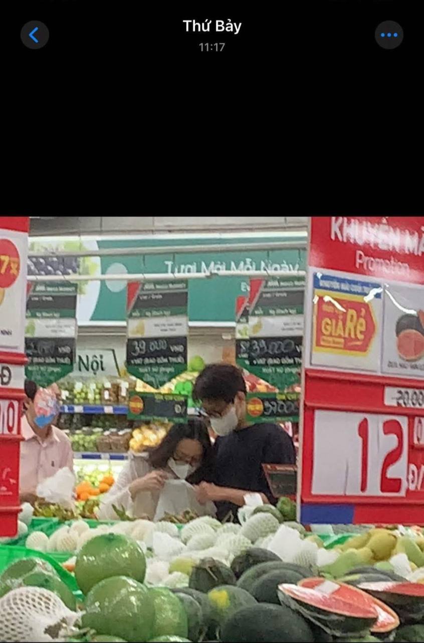 Rộ hình ảnh HURRYKNG và bạn gái 8 năm bị team qua đường