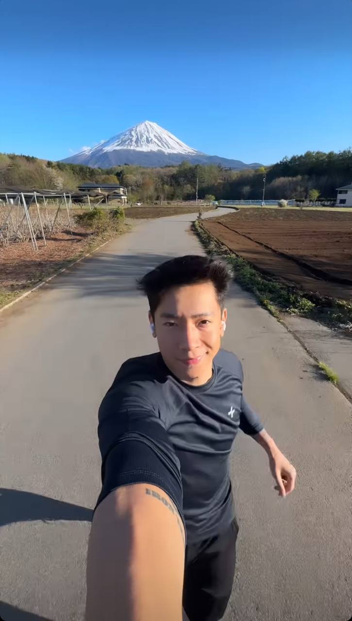 Hoa hậu hot hàng đầu Vbiz đăng ảnh nóng bỏng mừng sinh nhật bạn trai kém tuổi, còn đáp 2 chữ chấn động!- Ảnh 3.