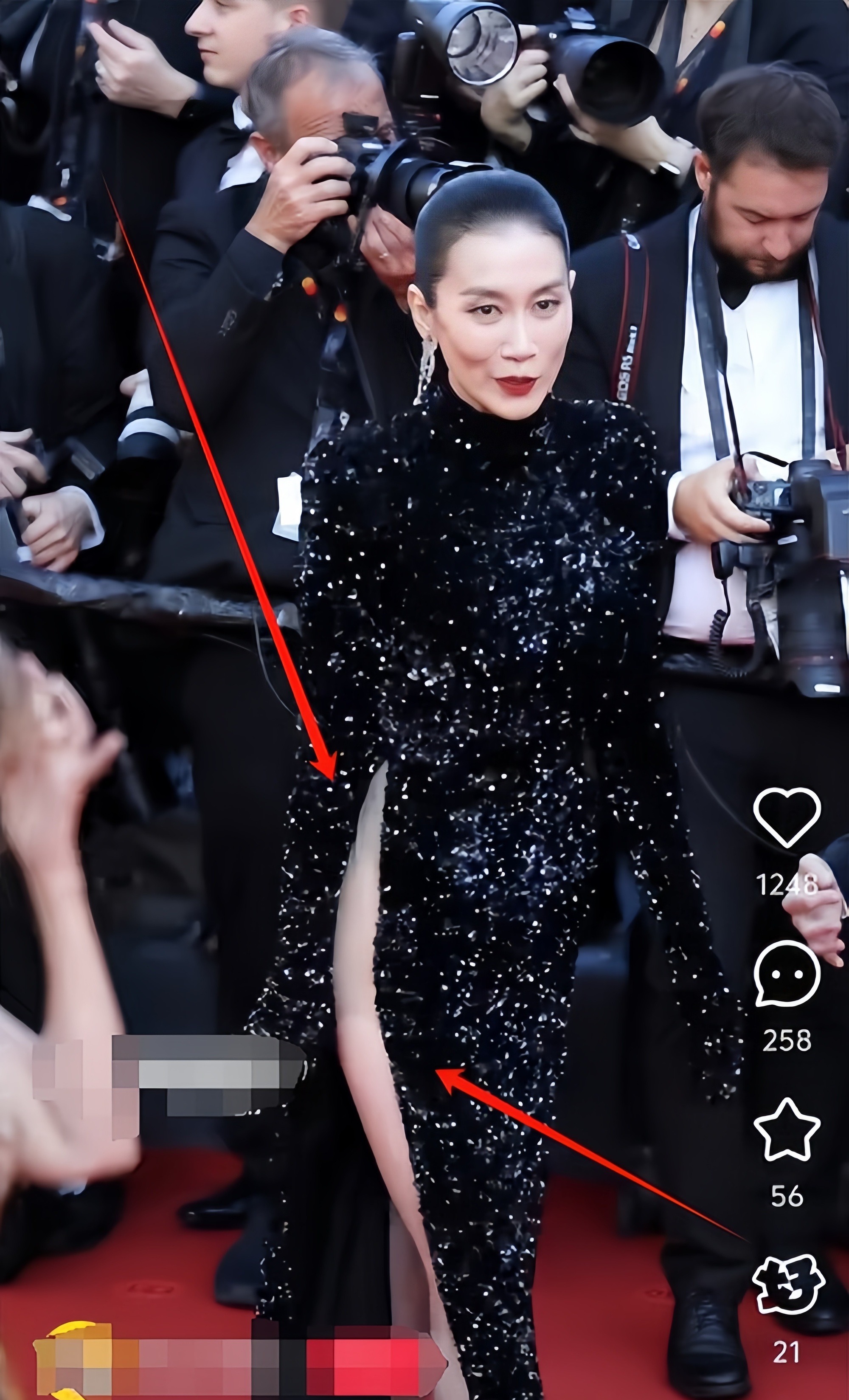 Clip 1 sao nữ Cbiz bị 4 bảo vệ Cannes cùng lúc đuổi khỏi thảm đỏ vẫn