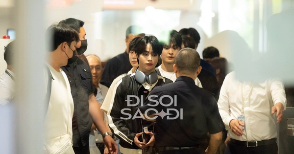 Idol người Việt Hanbin và các thành viên TEMPEST đổ bộ Nội Bài, visual "chấp" hết cam thường! photo2025 06 2012 56 50 1750400371022 17504003716091734770017 13 0 683 1280 crop 1750400465615946474771jpg