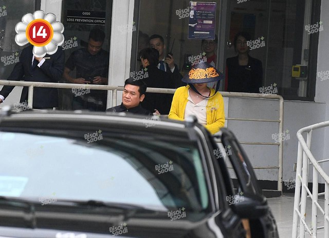 "Anh Long" G-Dragon vẫy tay chào tạm biệt fan tại Nội Bài, lên đường trở về Hàn Quốc! photo2025 06 2211 59 51 6 1750568726082784199237