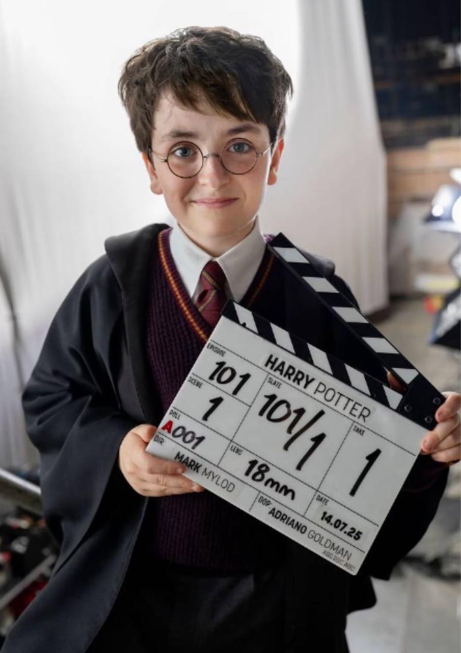 Lộ diện Harry Potter phiên bản mới: Đẹp gấp trăm lần bản gốc, xé truyện bước ra là đây chứ đâu- Ảnh 1.