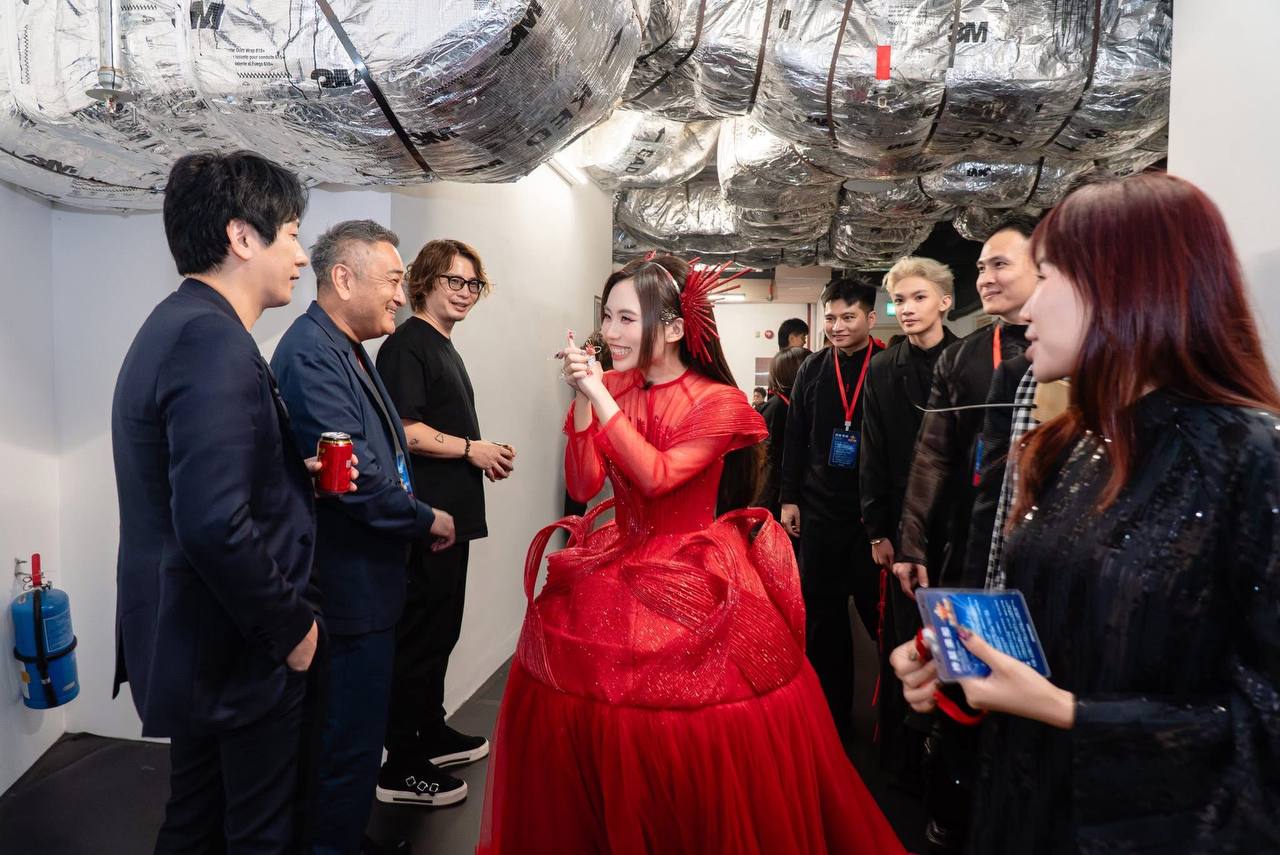 2 tháng Phương Mỹ Chi gây sốt tại show Trung Quốc: Liên tục nghi bị chèn ép và cái kết gây bức xúc!- Ảnh 12. 2 tháng Phương Mỹ Chi gây sốt tại show Trung Quốc: Liên tục nghi bị chèn ép và cái kết gây bức xúc!- Ảnh 12.