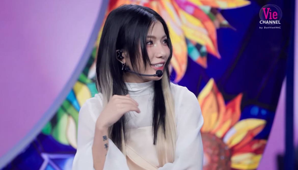 Em Xinh LyHan bị bạn sống chung nhà