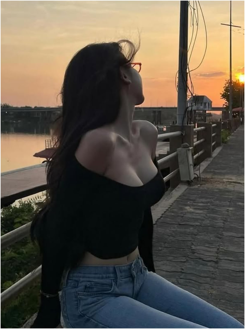 Cùng check-in với bầu trời, hai gái xinh khơi mào Cùng check-in với bầu trời, hai gái xinh khơi mào