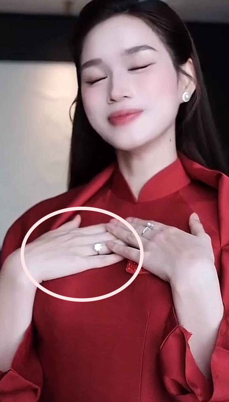 Chẳng còn giấu kín, 1 Hoa hậu vừa rời Sen Vàng tự tung hint sắp cưới thiếu gia?- Ảnh 1.