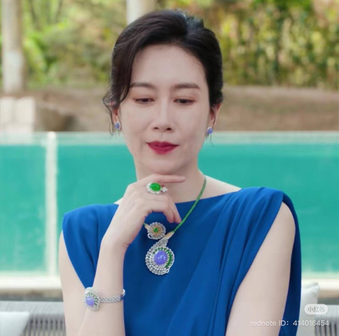 Soi “mẹ chồng” Triệu Lộ Tư mới thấy: Không phải vàng hay kim cương, đây mới là thứ “định nghĩa quyền lực” giới siêu giàu Trung Quốc- Ảnh 3. Soi “mẹ chồng” Triệu Lộ Tư mới thấy: Không phải vàng hay kim cương, đây mới là thứ “định nghĩa quyền lực” giới siêu giàu Trung Quốc- Ảnh 3.