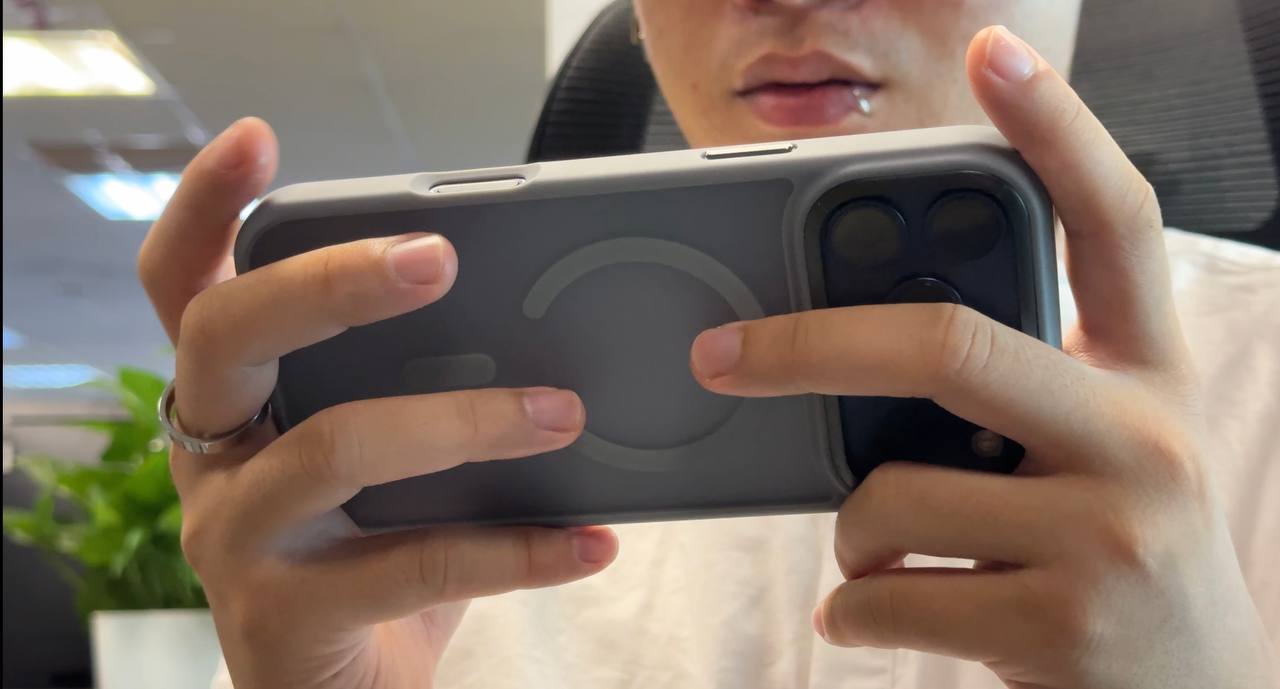 Cảm nhận đầu tiên khi trên tay iPhone 17 Pro Max: Đây là nâng cấp đáng giá mà chắc chắn game thủ sẽ thích- Ảnh 1.