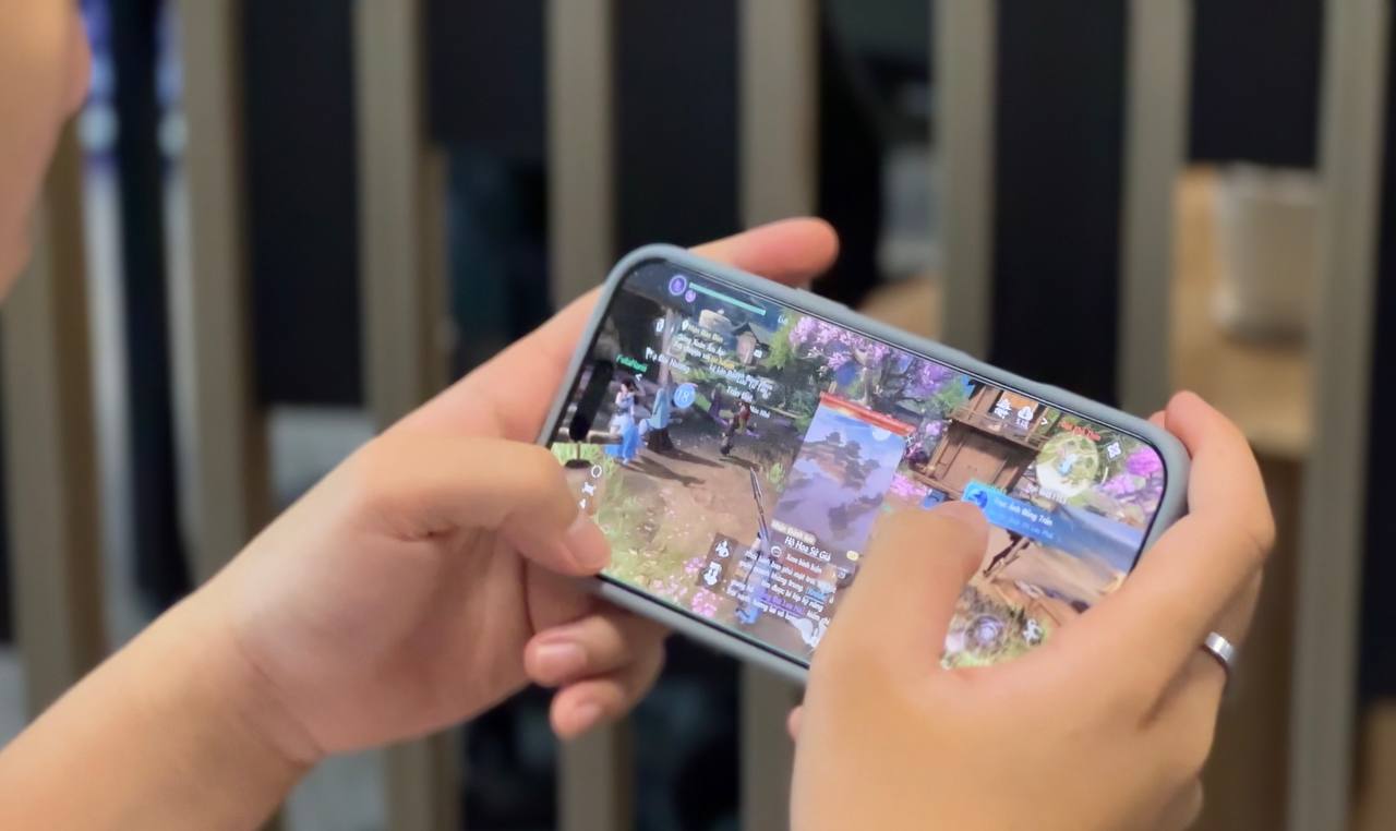 Cảm nhận đầu tiên khi trên tay iPhone 17 Pro Max: Đây là nâng cấp đáng giá mà chắc chắn game thủ sẽ thích- Ảnh 3.