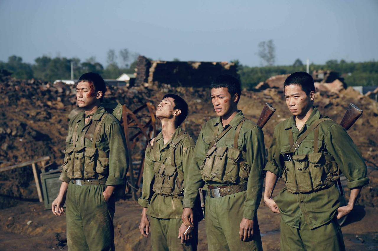 Rùng mình trước cảnh phim sốc nhất Mưa Đỏ: Nam diễn viên ăn rắn thật 100%, biết số lượng là sợ tới già- Ảnh 4.