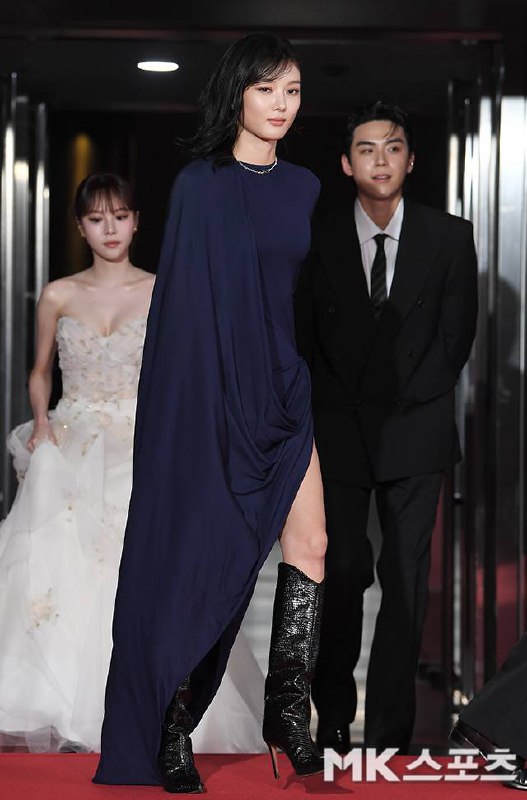 Đây có đúng là Kim Yoo Jung không vậy?- Ảnh 1.