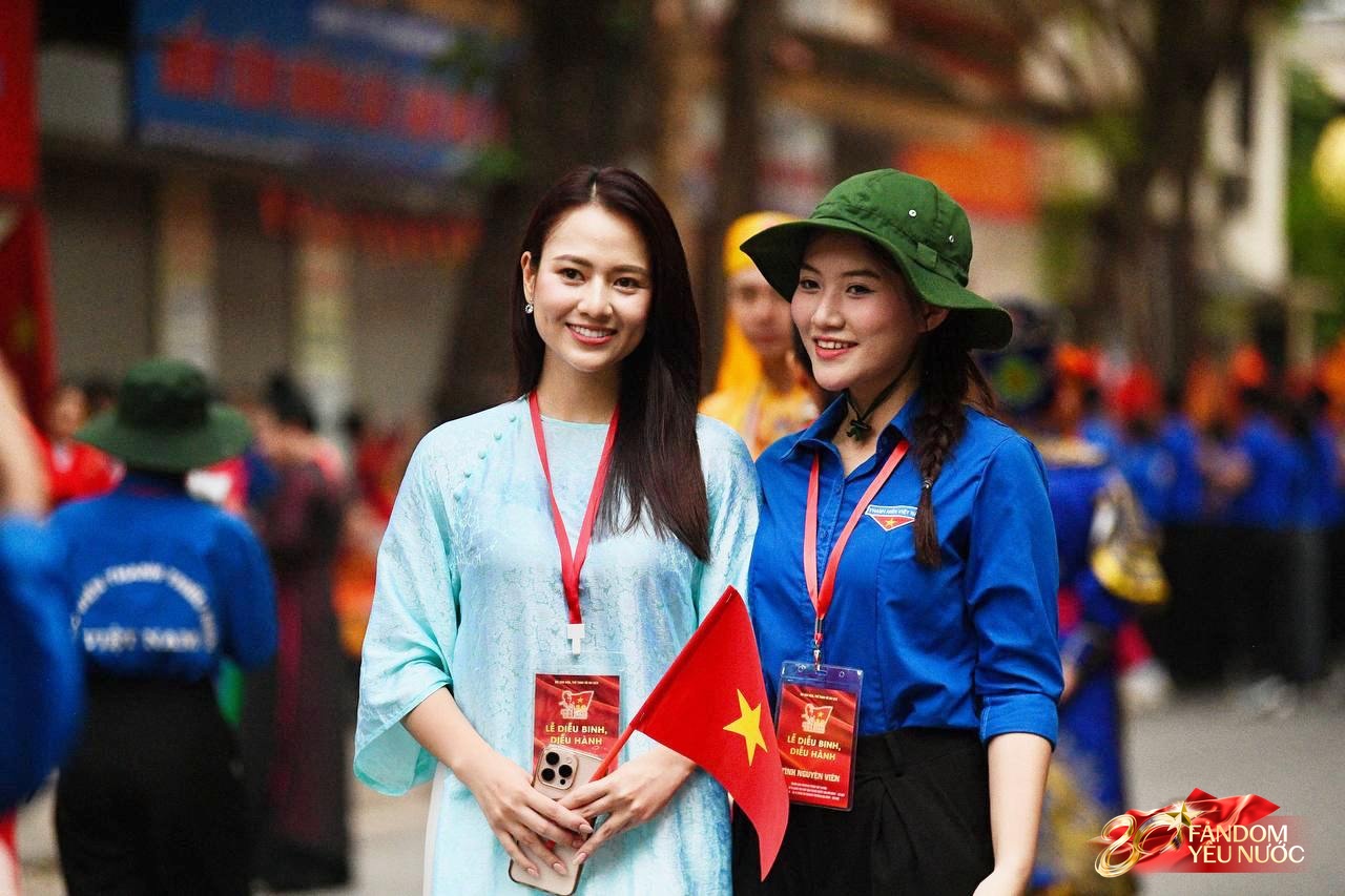 Full bộ hình dàn sao tổng hợp luyện diễu hành tại Ba Đình: Mỹ nam Vbiz nổi bần bật giữa phố, NSND Lê Khanh - Lan Hương diện áo dài đầy tự hào!- Ảnh 6.