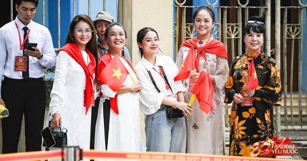 Full bộ hình dàn sao tổng hợp luyện diễu hành tại Ba Đình: Mỹ nam Vbiz nổi bần bật giữa phố, NSND Lê Khanh - Lan Hương diện áo dài đầy tự hào! photoai 12 1755777729965 1755777730364391812804 183 0 853 1280 crop 1755777998796390810672jpg