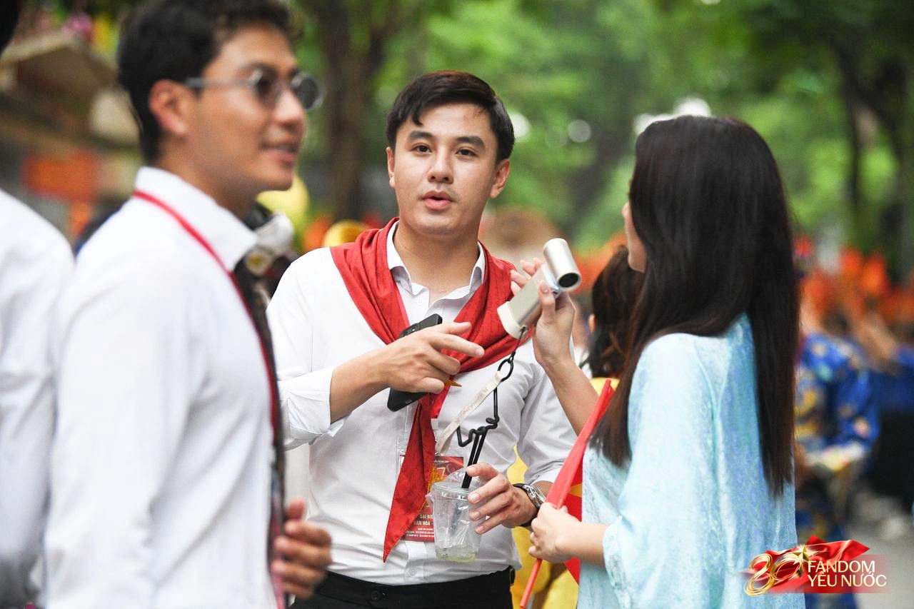 Full bộ hình dàn sao tổng hợp luyện diễu hành tại Ba Đình: Mỹ nam Vbiz nổi bần bật giữa phố, NSND Lê Khanh - Lan Hương diện áo dài đầy tự hào!- Ảnh 8.