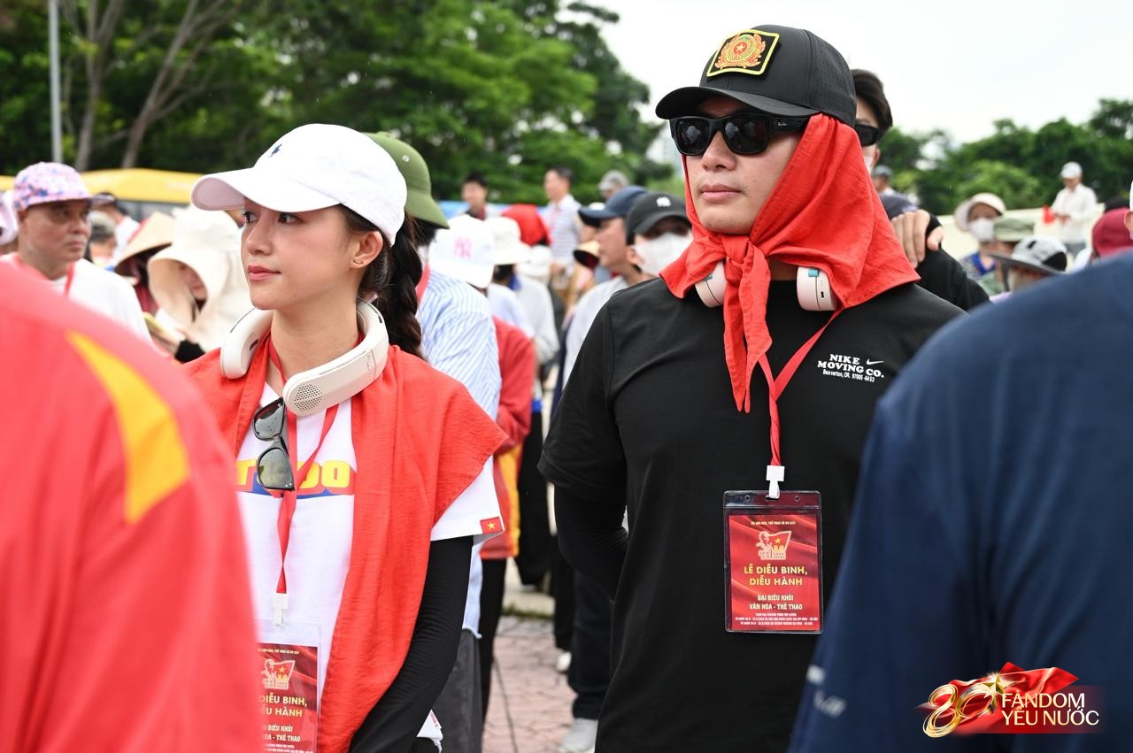 Dàn sao Việt luyện tập diễu hành tại sân Mỹ Đình: Thu Quỳnh hào hứng mong chờ 1 điều, Thanh Sơn - Khánh Vy - vợ chồng Salim góp mặt!- Ảnh 4.