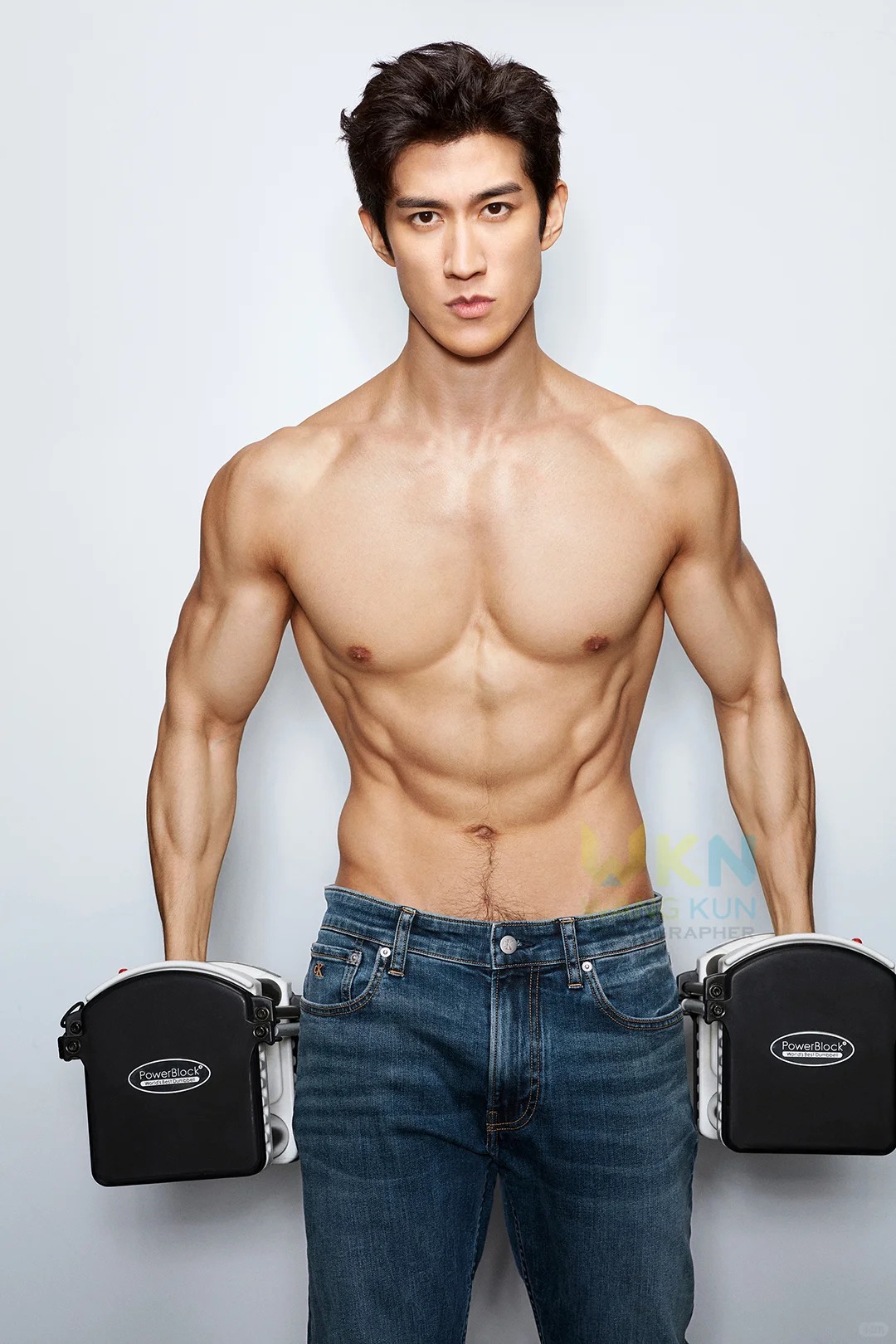 Nam ca sĩ bí mật kết hôn với vợ trẻ kém 5 tuổi mà không ai biết, giờ sắp đón con đầu lòng- Ảnh 4. Nam ca sĩ bí mật kết hôn với vợ trẻ kém 5 tuổi mà không ai biết, giờ sắp đón con đầu lòng- Ảnh 4.