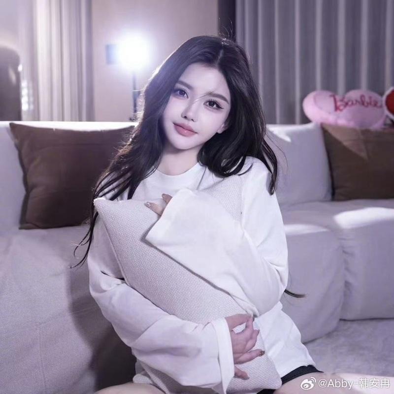 Hotgirl 26 tuổi gây choáng với hồ sơ tình trường kịch tính hơn cả tiểu thuyết: 4 cuộc hôn nhân, 3 lần ly hôn- Ảnh 6. Hotgirl 26 tuổi gây choáng với hồ sơ tình trường kịch tính hơn cả tiểu thuyết: 4 cuộc hôn nhân, 3 lần ly hôn- Ảnh 6.