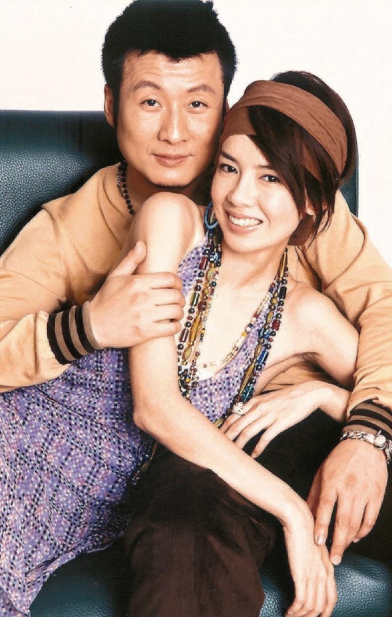 1 Hoa hậu tuyên bố ly hôn, chồng diễn viên mắc bê bối khiến vợ dằn mặt: